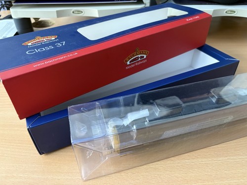 Bachmann 392 class 37 5 - bachmann,