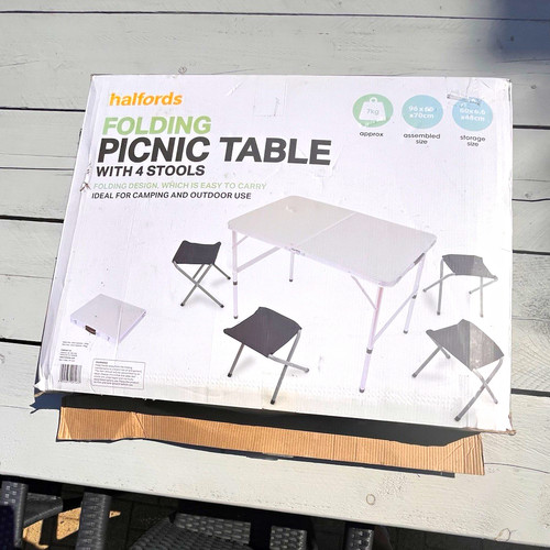 Halfords folding picnic table - picnic,