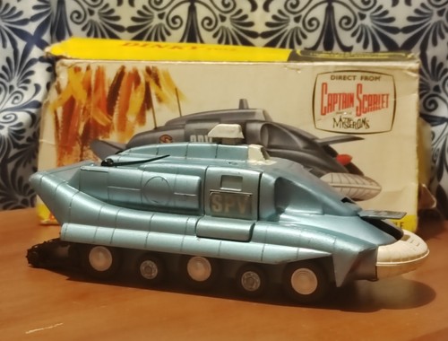 Dinky toy captain - dinky, scarlet