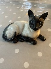 Vintage Beswick Siamese Cat Laying Down - Model No 1559