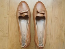 Gorgeous LASOCKI Women's Beige