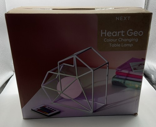 White heart geo - white,