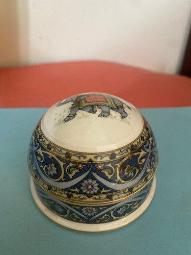 Wedgwood blue elephant domed - blue,