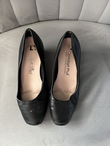 Cabin crew shoes heels worn - crew,