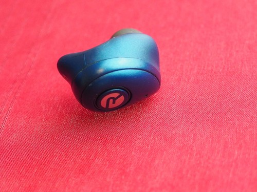 Raycon e55 pro - left,