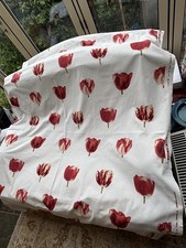 ANDREW MARTIN Interiors Fabric 1.80m L x 1.46m W  - SEMPER RED Tulips  