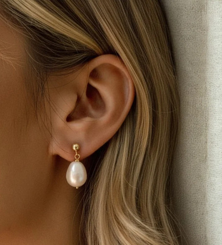 Short freshwater pearl drop - pearl,