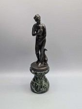 Bronze figure of Venus de'