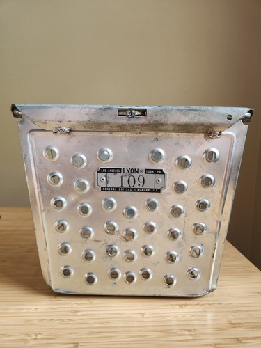 Vintage lyon metal - vintage,