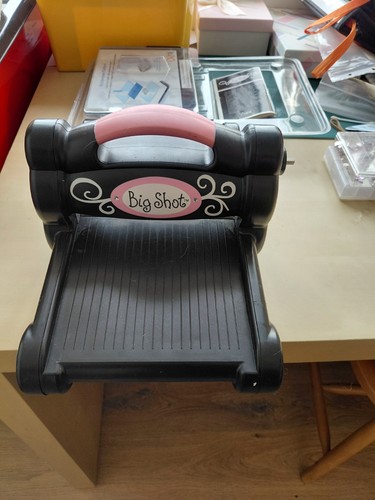 Sizzix big shot cutting - sizzix,