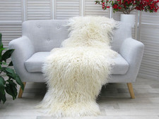 WHITE MONGOLIAN CURLY WOOL