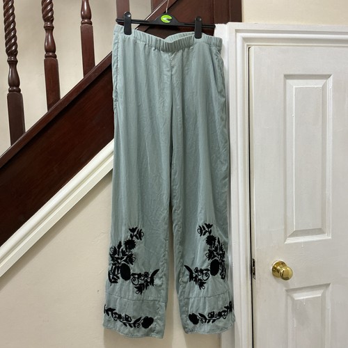 New zara velvet embroidered - new,