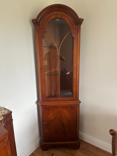 Wade corner display - corner,
