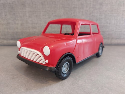 Vintage large scale plastic - large,