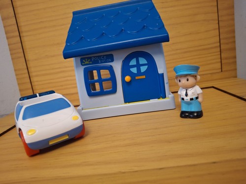 Police station working - m&s, (working
