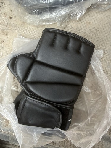Mma sparring gloves - size, large