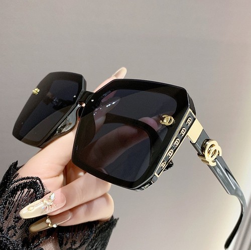Oversized square sunglasses - oversized,