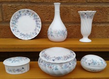 WEDGWOOD “ANGELA” SELECTION OF TRINKET DISHES AND VASES.