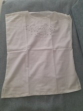 NEW - WOMENS WHITE  S/LESS TOP