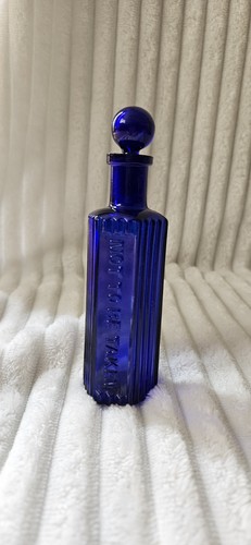 Cobalt blue hexagonal poison - blue,