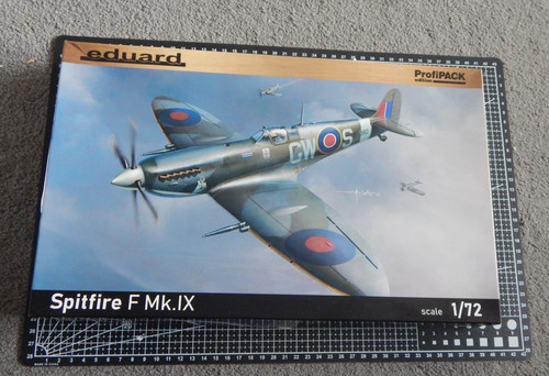 Eduard scale spitfire - eduard, f