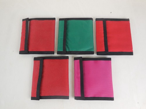Lot vintage bifold nylon - of,