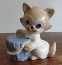 VINTAGE SZEILER STUDIO POTTERY CAT KITTEN WITH BLUE BUCKET