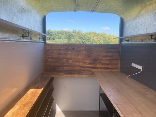 Ifor williams horse box - williams,