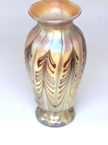 Gold aurene vase with red - aurene,