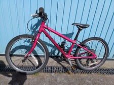 Isla Beinn 20 Magenta Small