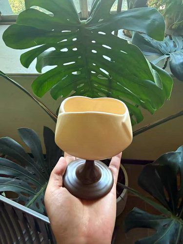 Unmarked beige brown glossy - unmarked,