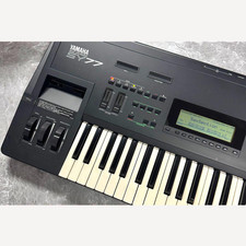 Yamaha SY77 61-Key Synthesizer