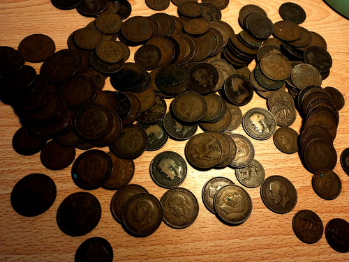 Approx 5kg old pennies job - approx.,