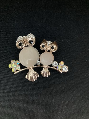 Fabulous stone set owl - stone, brooch