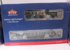 OO Gauge Bachmann 32-515 Derby Lightweight 2 Car DMU BR Green