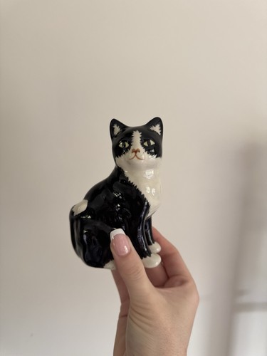 Ceramic sitting cat figurine - sitting,