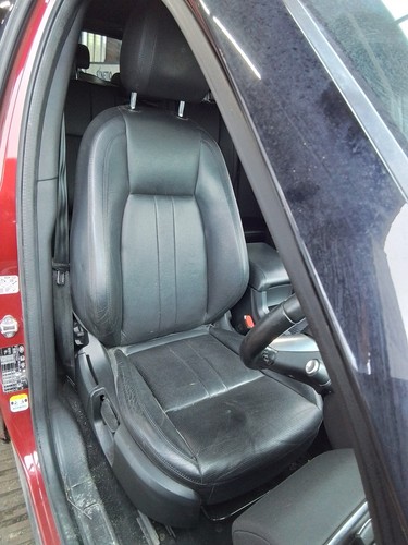 Front seat land - rh,