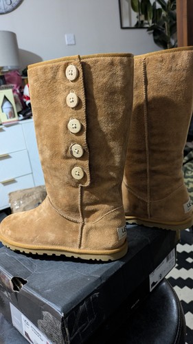 Ugg button 3387 - lo, size