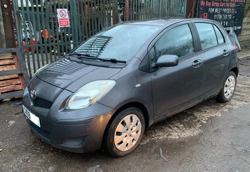 Toyota yaris petrol - toyota,