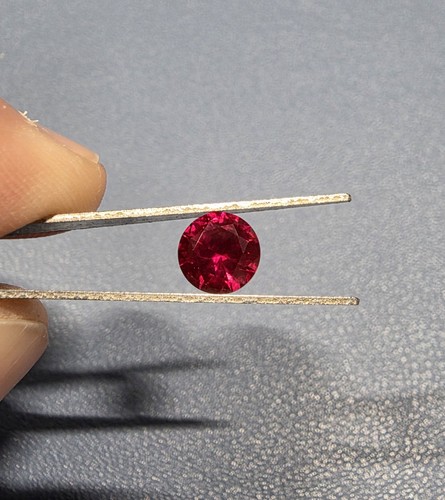 Natural red ruby 7mm - natural, round