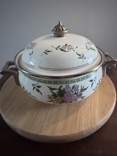 Vintage enamel dutch oven - enamel,