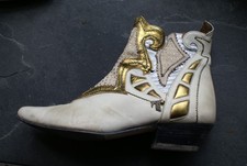 Chicas boots size 8. Main