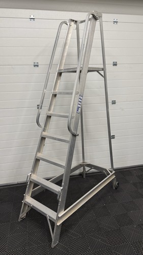 Platform warehouse step - platform,
