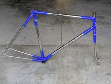 Loose Track Frameset