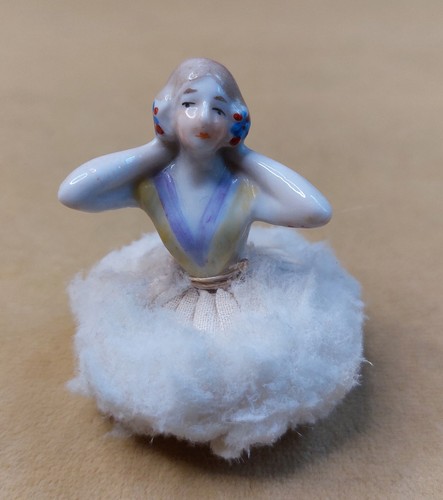 Vintage 1930s powder puff - powder,