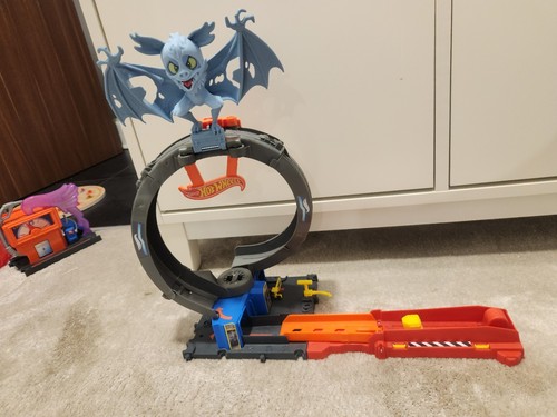 Hot wheels bat loop attack - bat,