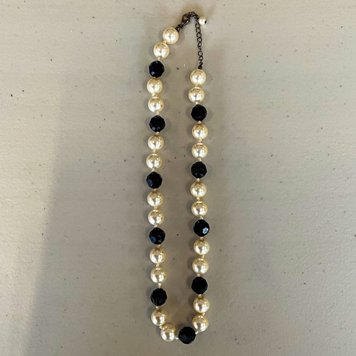 Black white simulated pearl - &,