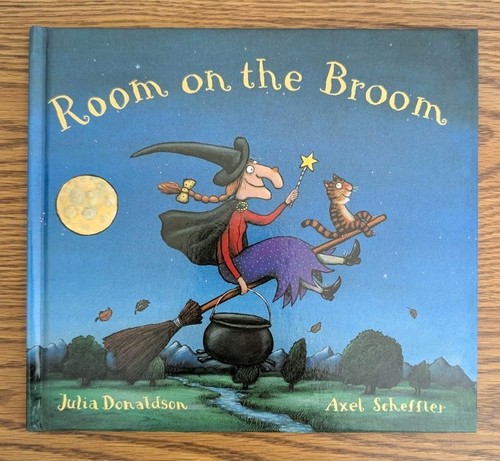 Room the broom - broom, hardcover