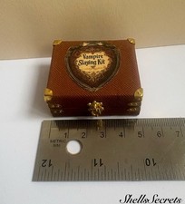 Miniature Vampire Slaying Kit
