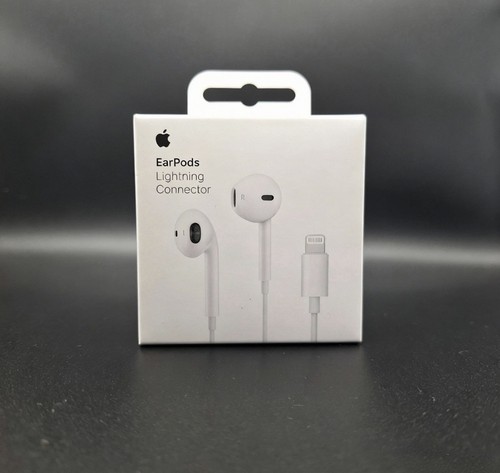 Wired earphones headphones - earphones,